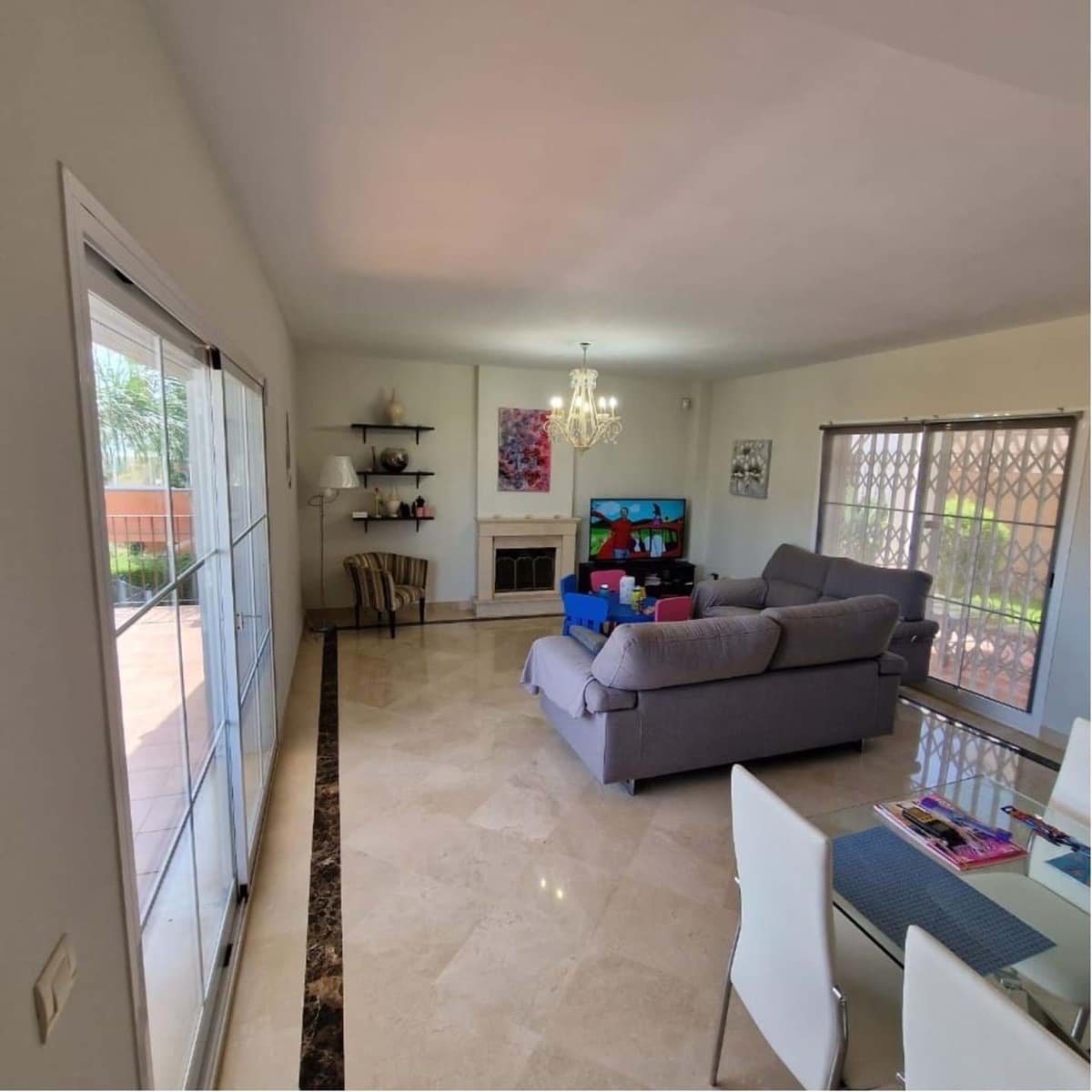 4 soveværelse Villa til salg i Fuengirola med swimmingpool garage - € 975.000 (Ref: 9208066)