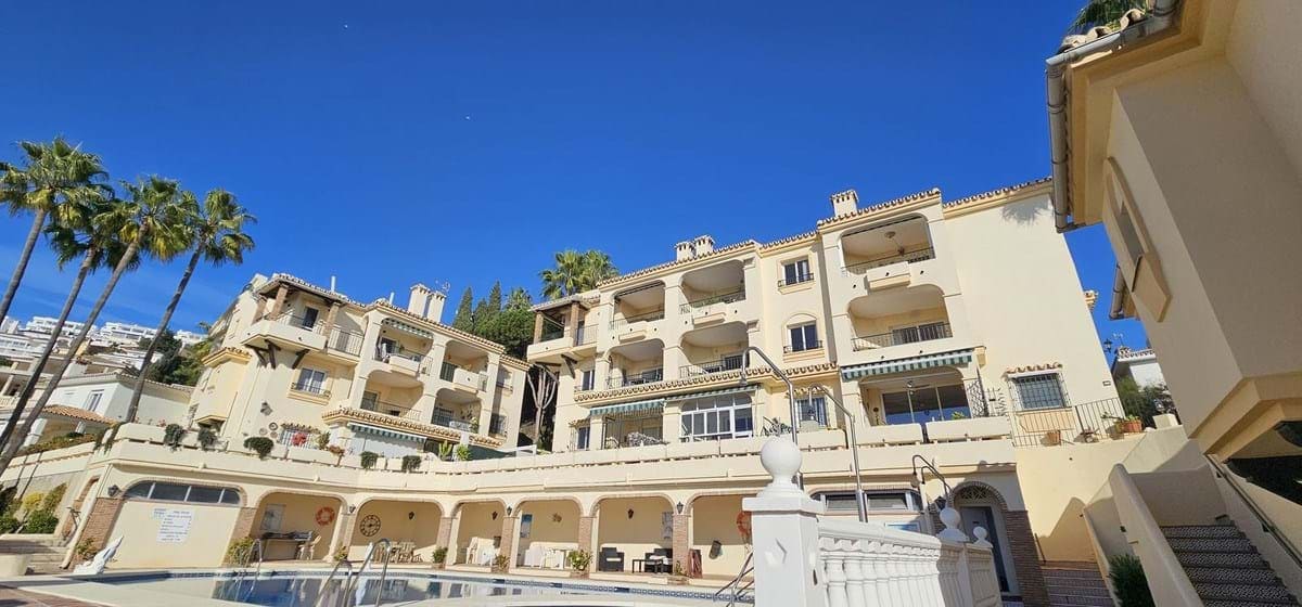 3 bedroom Apartment for sale in Mijas with pool - € 450,000 (Ref: 9208067)