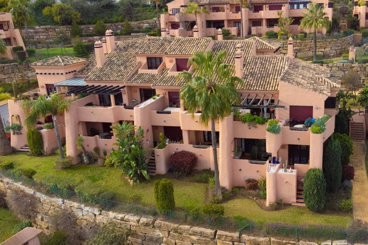 2 bedroom Apartment for sale in Marbella with pool garage - € 309,000 (Ref: 9209021)