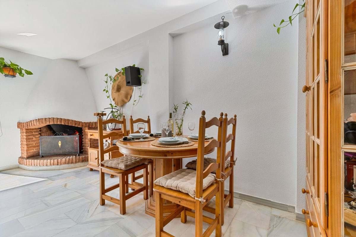 2 bedroom Apartment for sale in Mijas with pool - € 299,900 (Ref: 9209022)