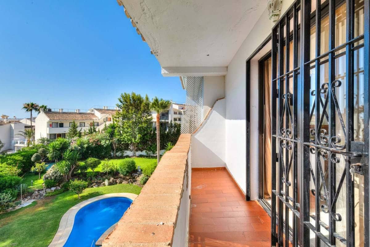 2 bedroom Apartment for sale in Mijas with pool - € 299,900 (Ref: 9209022)