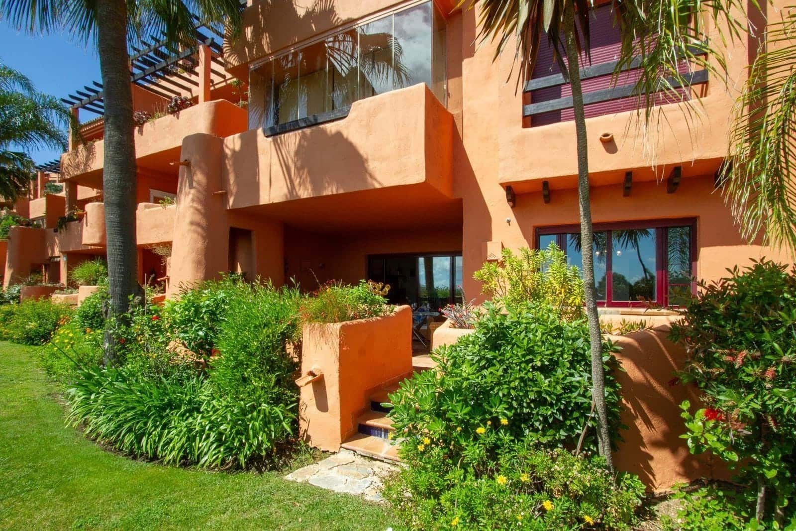 2 bedroom Apartment for sale in Marbella with pool garage - € 340,000 (Ref: 9209046)