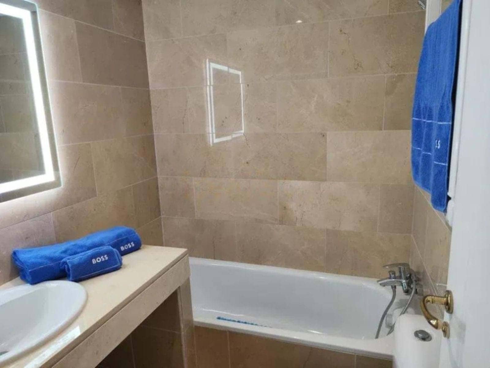 2 makuuhuone Huoneisto myytävänä paikassa Manilva mukana uima-altaan 
autotalli - 320 000 € (Ref: 9209049)