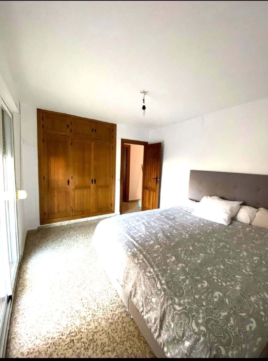 3 bedroom Apartment for sale in Fuengirola with pool - € 315,000 (Ref: 9209052)