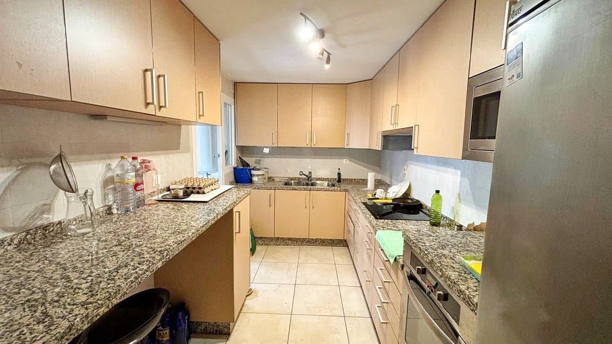 3 bedroom Apartment for sale in Marbella with pool garage - € 350,000 (Ref: 9209347)