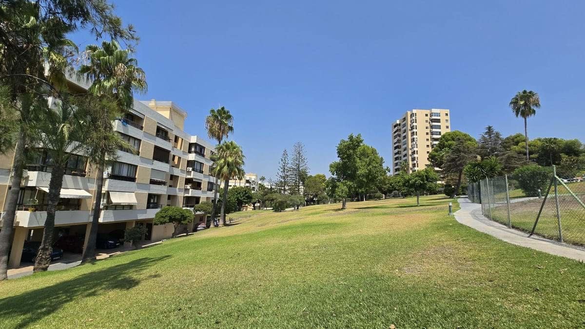 2 bedroom Apartment for sale in Marbella with pool garage - € 349,000 (Ref: 9209351)