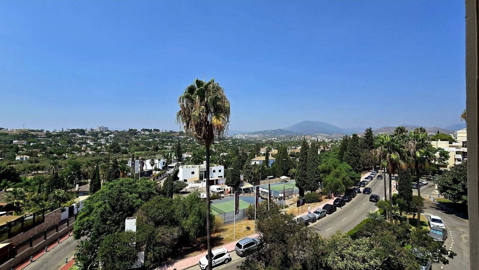 2 bedroom Apartment for sale in Marbella with pool garage - € 349,000 (Ref: 9209351)