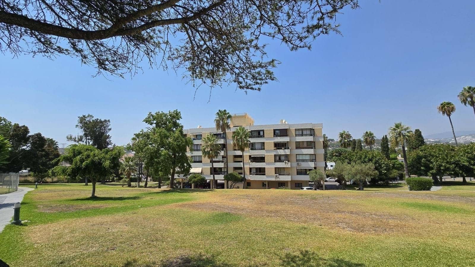 2 bedroom Apartment for sale in Marbella with pool garage - € 349,000 (Ref: 9209351)