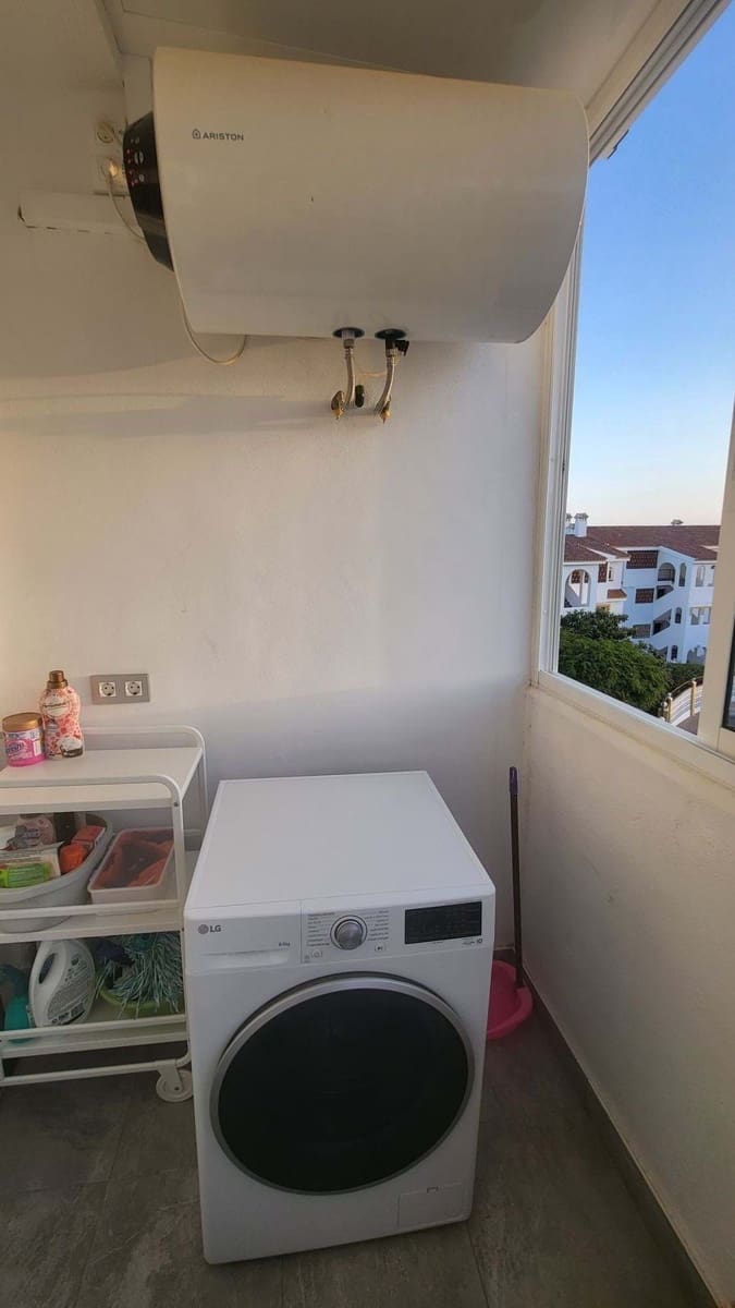 Apartamento de 2 habitaciones en Mijas en venta con piscina - 365.000 € (Ref: 9209383)