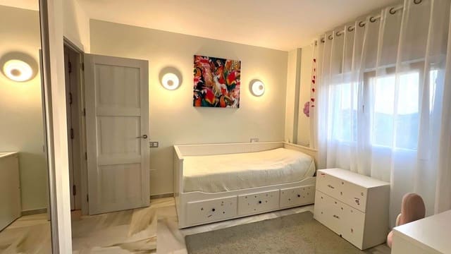 Apartamento de 2 habitaciones en Mijas en venta con piscina - 365.000 € (Ref: 9209383)