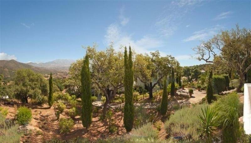 2 bedroom Apartment for sale in Marbella with pool garage - € 359,000 (Ref: 9209385)