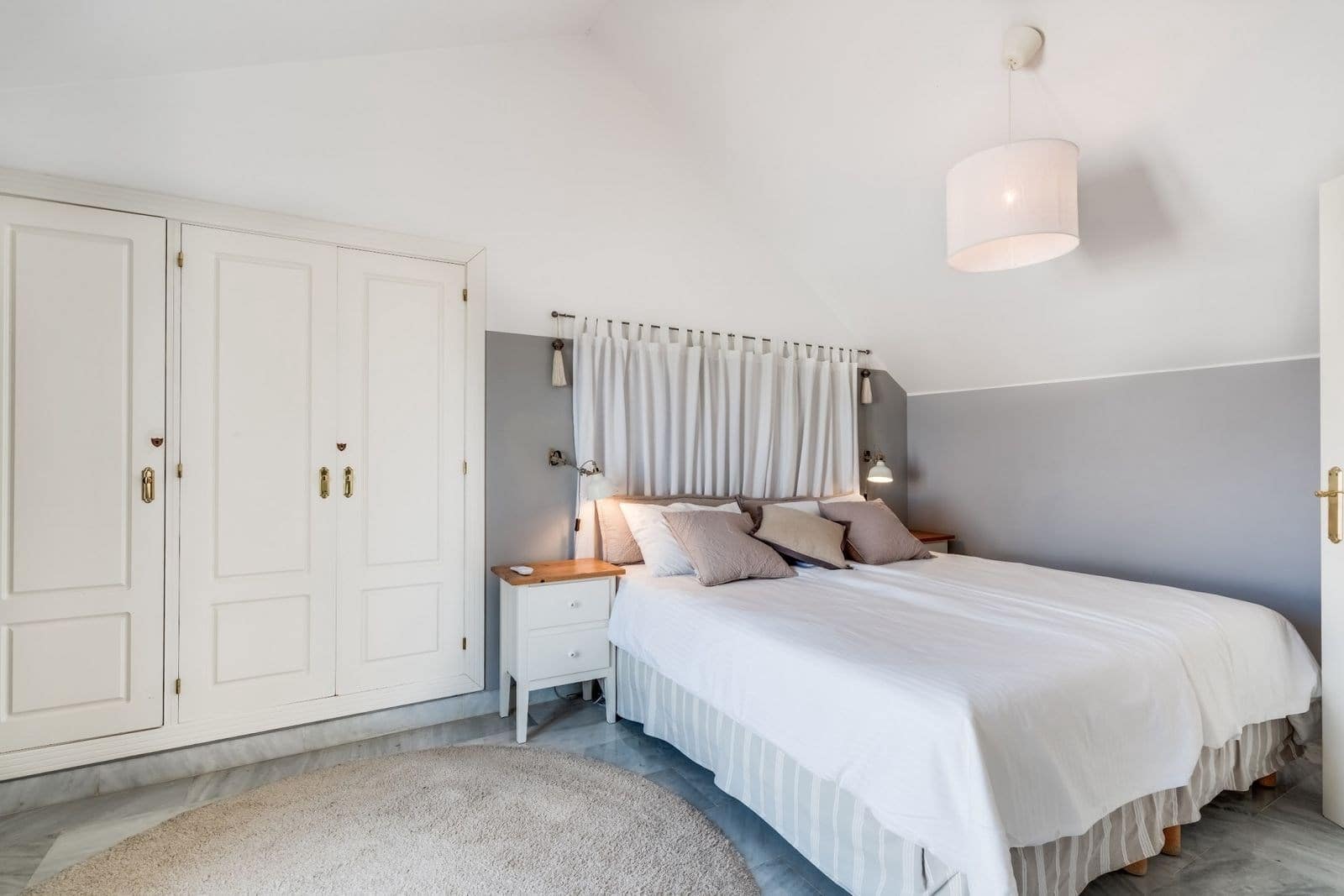 2 bedroom Apartment for sale in Marbella with pool garage - € 560,000 (Ref: 9219271)