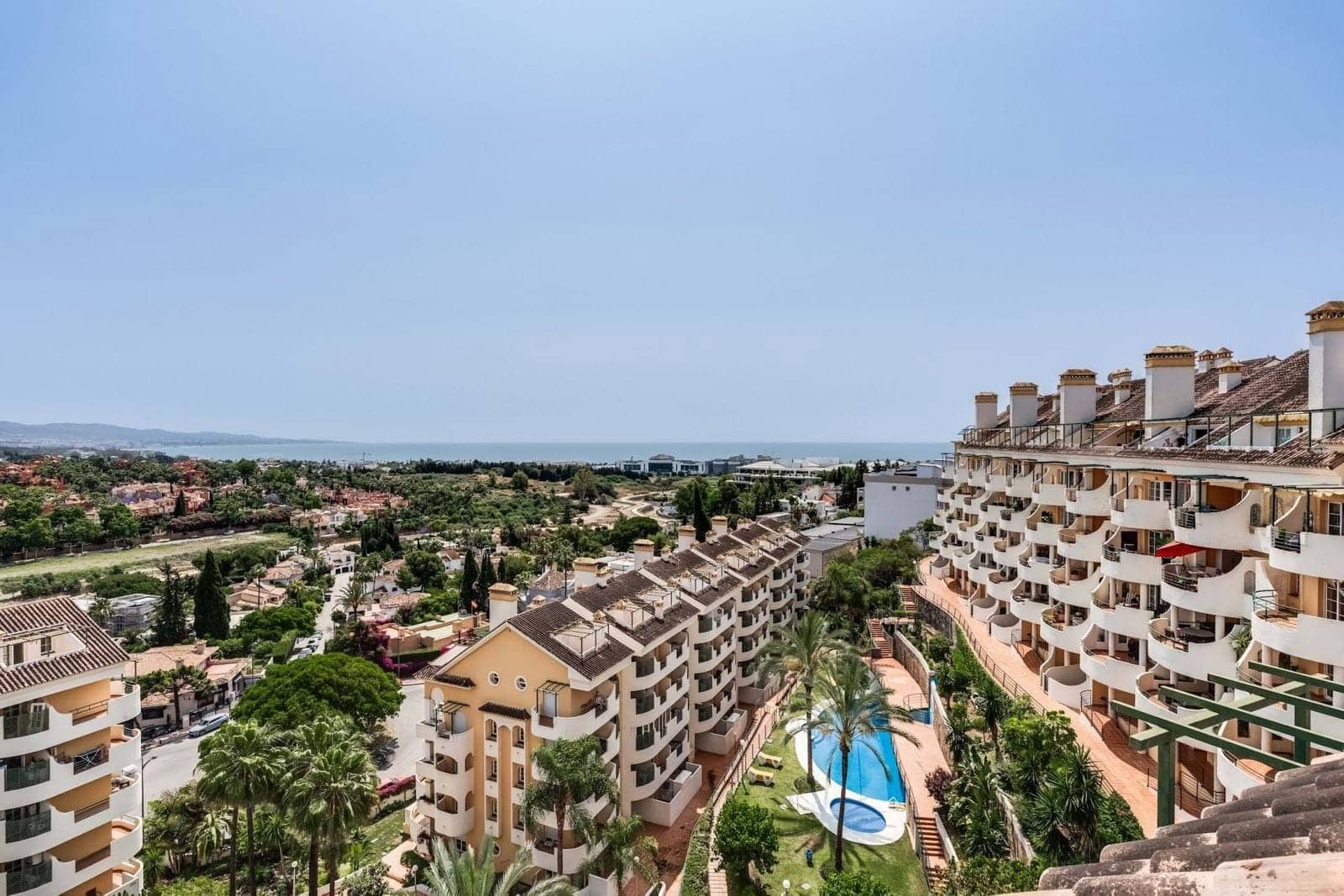 2 bedroom Apartment for sale in Marbella with pool garage - € 560,000 (Ref: 9219271)