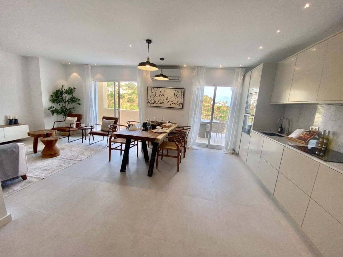 4 sypialnia Apartament na sprzedaż w Marbella z basenem garażem - 900 000 € (Ref: 9219273)