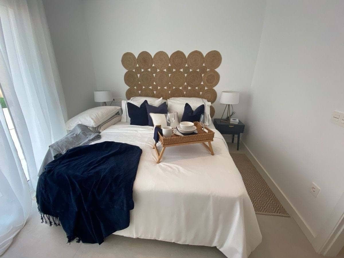 4 sypialnia Apartament na sprzedaż w Marbella z basenem garażem - 900 000 € (Ref: 9219273)