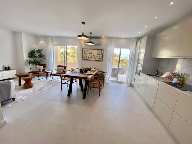 4 sypialnia Apartament na sprzedaż w Marbella z basenem garażem - 900 000 € (Ref: 9219273)