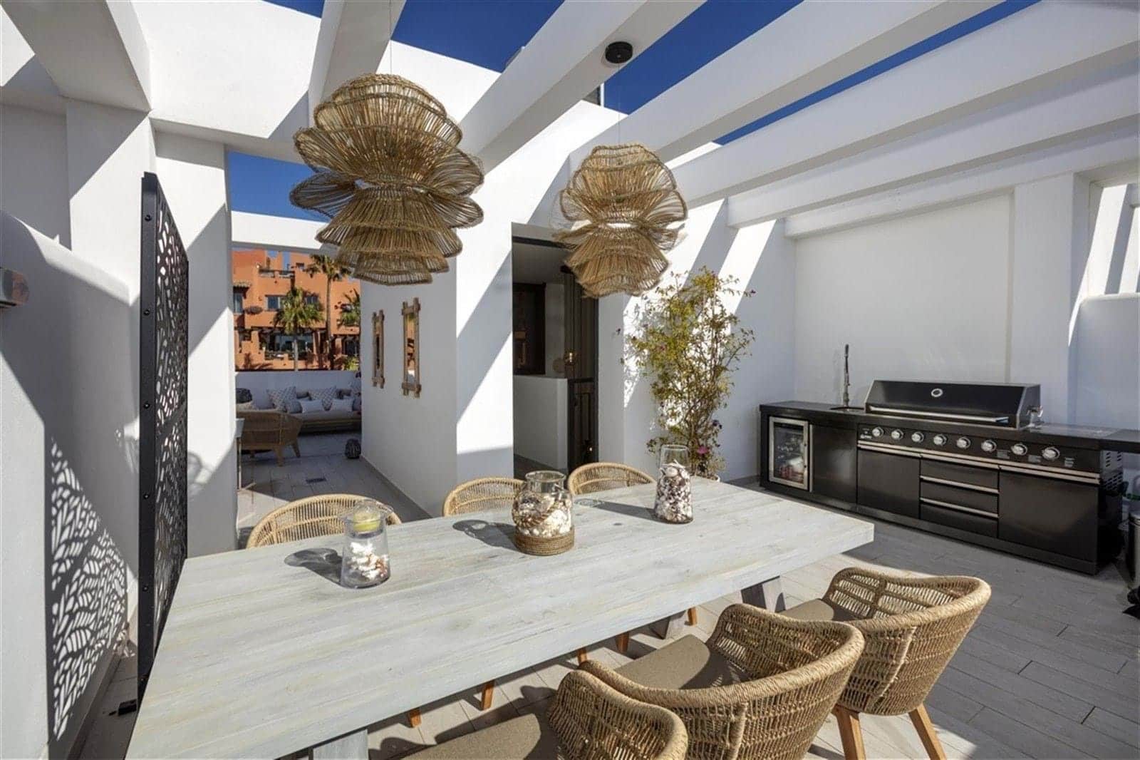 3 sypialnia Dom na sprzedaż w Manilva z basenem garażem - 875 000 € (Ref: 9228171)