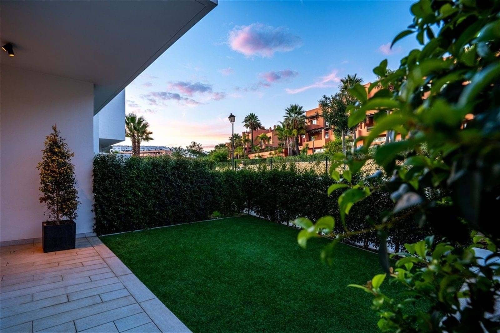 3 sypialnia Dom na sprzedaż w Manilva z basenem garażem - 875 000 € (Ref: 9228171)