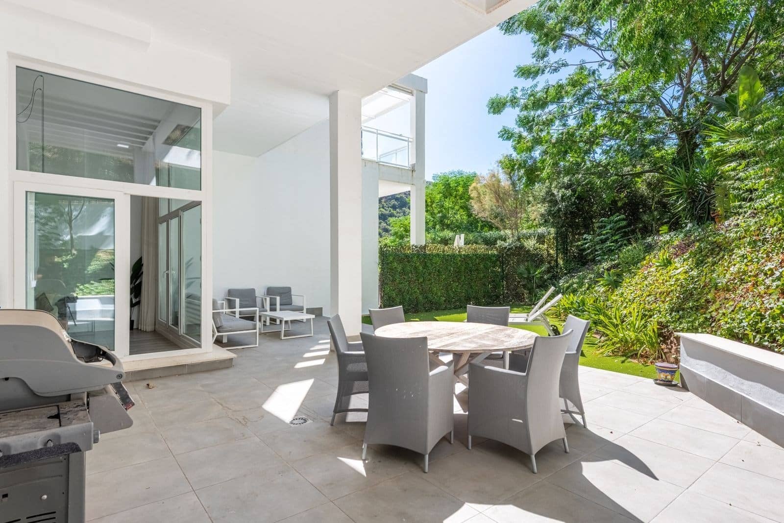 3 bedroom Apartment for sale in Marbella with pool garage - € 750,000 (Ref: 9230256)