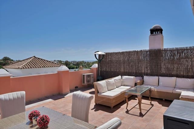 4 bedroom Townhouse for sale in Marbella with pool garage - € 650,000 (Ref: 9230257)