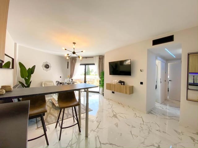 2 makuuhuone Huvila myytävänä paikassa Marbella mukana uima-altaan 
autotalli - 399 000 € (Ref: 9230259)