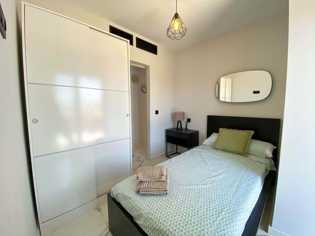 2 makuuhuone Huvila myytävänä paikassa Marbella mukana uima-altaan 
autotalli - 399 000 € (Ref: 9230259)