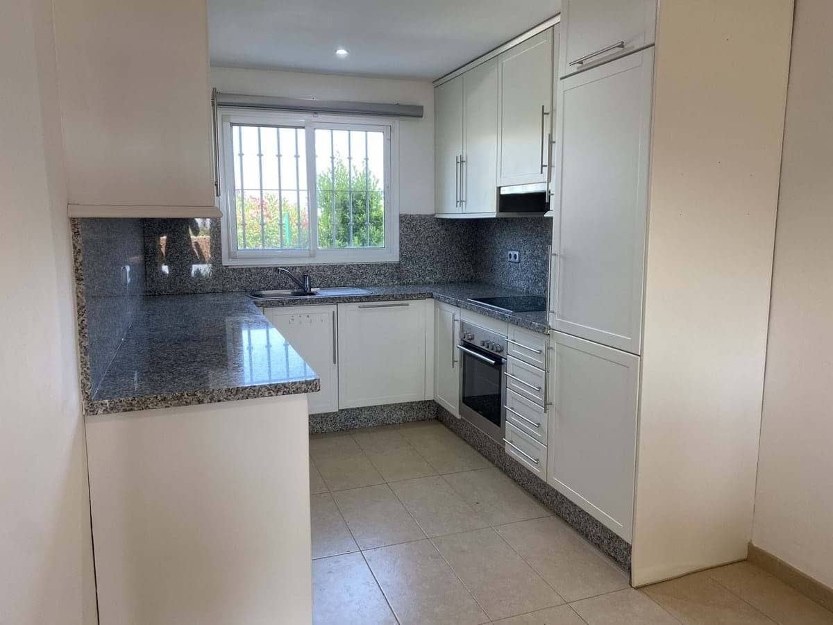 3 sypialnia Dom na sprzedaż w Manilva z basenem garażem - 489 000 € (Ref: 9230280)