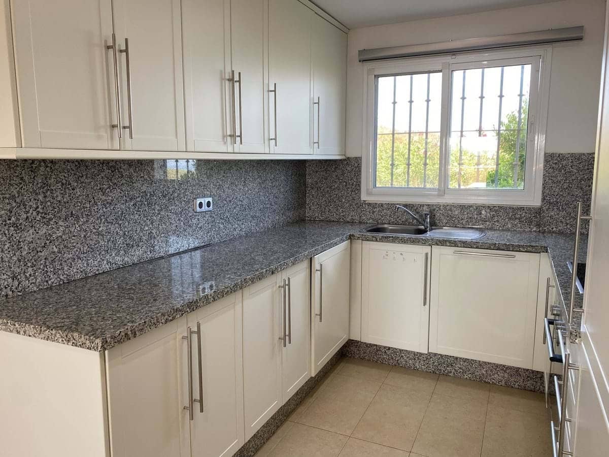 3 sypialnia Dom na sprzedaż w Manilva z basenem garażem - 489 000 € (Ref: 9230280)