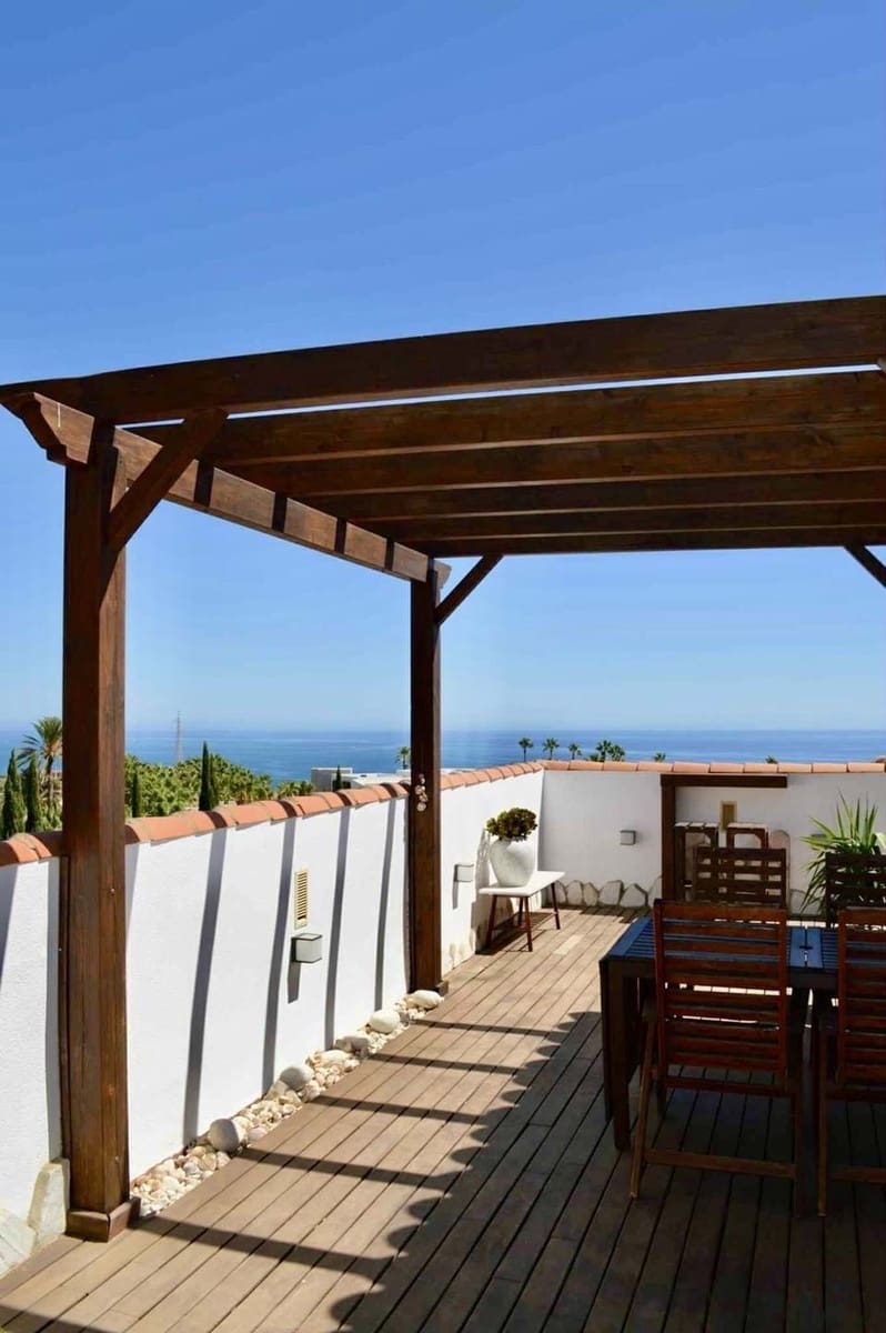 2 makuuhuone Huoneisto myytävänä paikassa Fuengirola mukana uima-altaan 
autotalli - 620 000 € (Ref: 9230730)