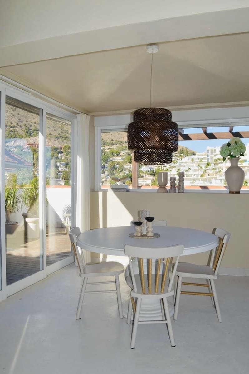 2 makuuhuone Huoneisto myytävänä paikassa Fuengirola mukana uima-altaan 
autotalli - 620 000 € (Ref: 9230730)