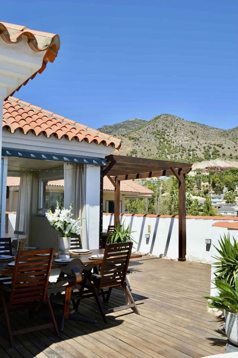 2 makuuhuone Huoneisto myytävänä paikassa Fuengirola mukana uima-altaan 
autotalli - 620 000 € (Ref: 9230730)