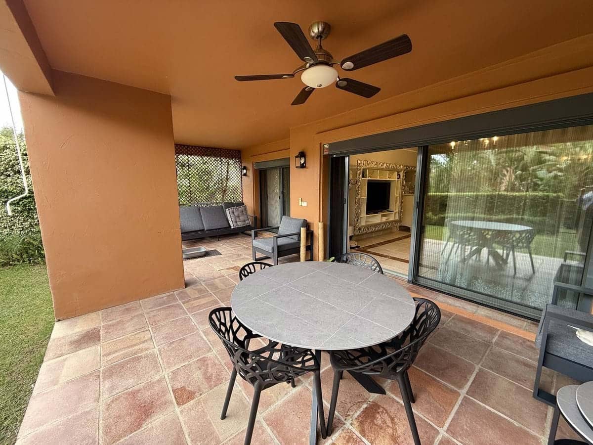 3 bedroom Apartment for sale in Estepona with pool garage - € 745,000 (Ref: 9231292)