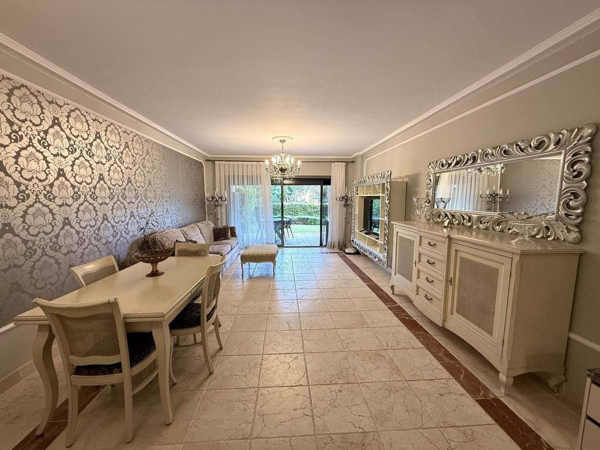 3 bedroom Apartment for sale in Estepona with pool garage - € 745,000 (Ref: 9231292)