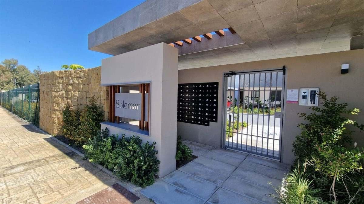 Apartamento de 3 habitaciones en Casares en venta con piscina garaje - 435.000 € (Ref: 9231810)