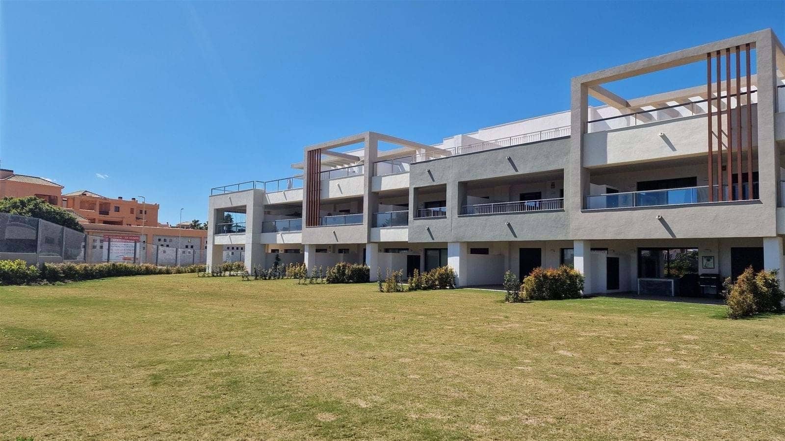 Apartamento de 3 habitaciones en Casares en venta con piscina garaje - 435.000 € (Ref: 9231810)