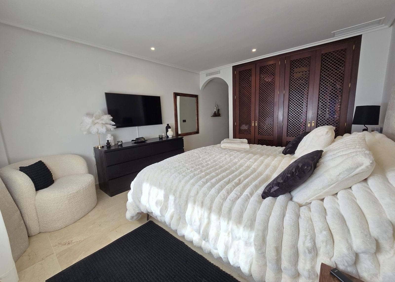Apartamento de 2 habitaciones en Marbella en venta con piscina garaje - 439.000 € (Ref: 9231944)