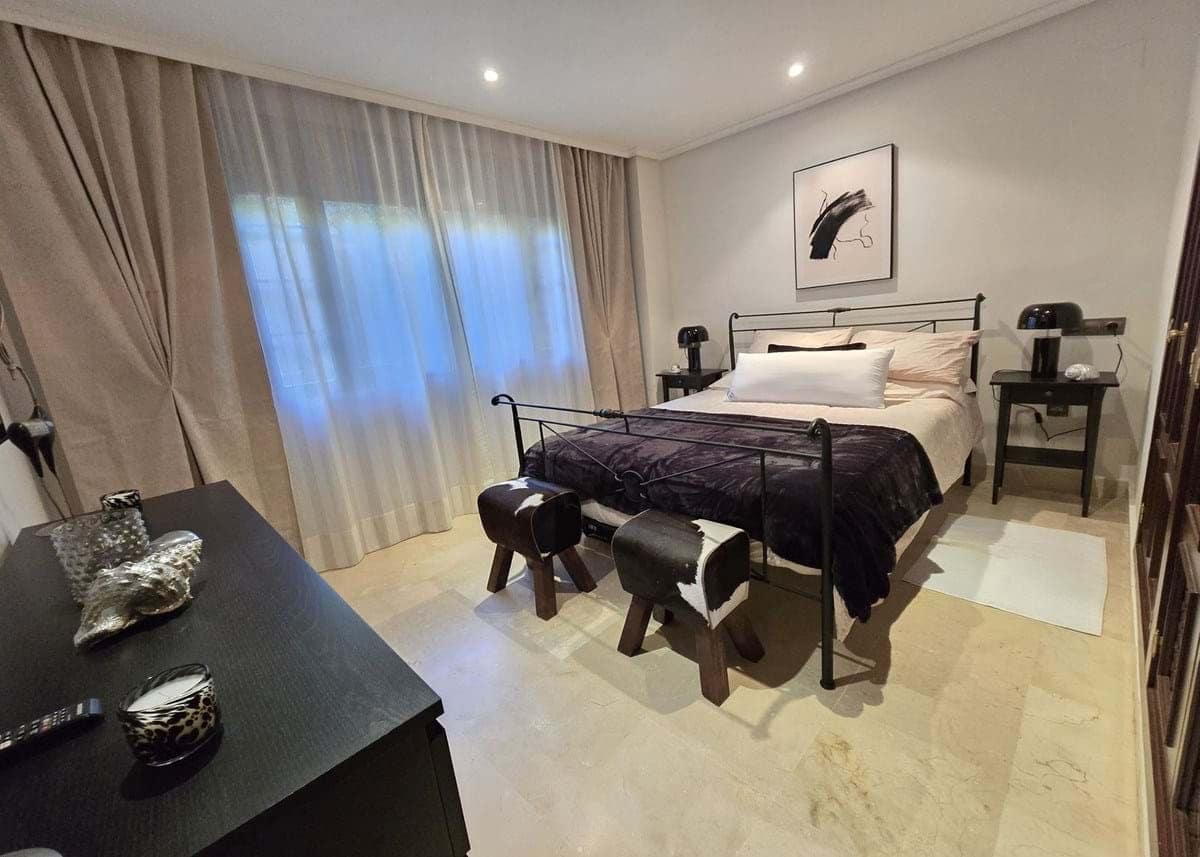 Apartamento de 2 habitaciones en Marbella en venta con piscina garaje - 439.000 € (Ref: 9231944)