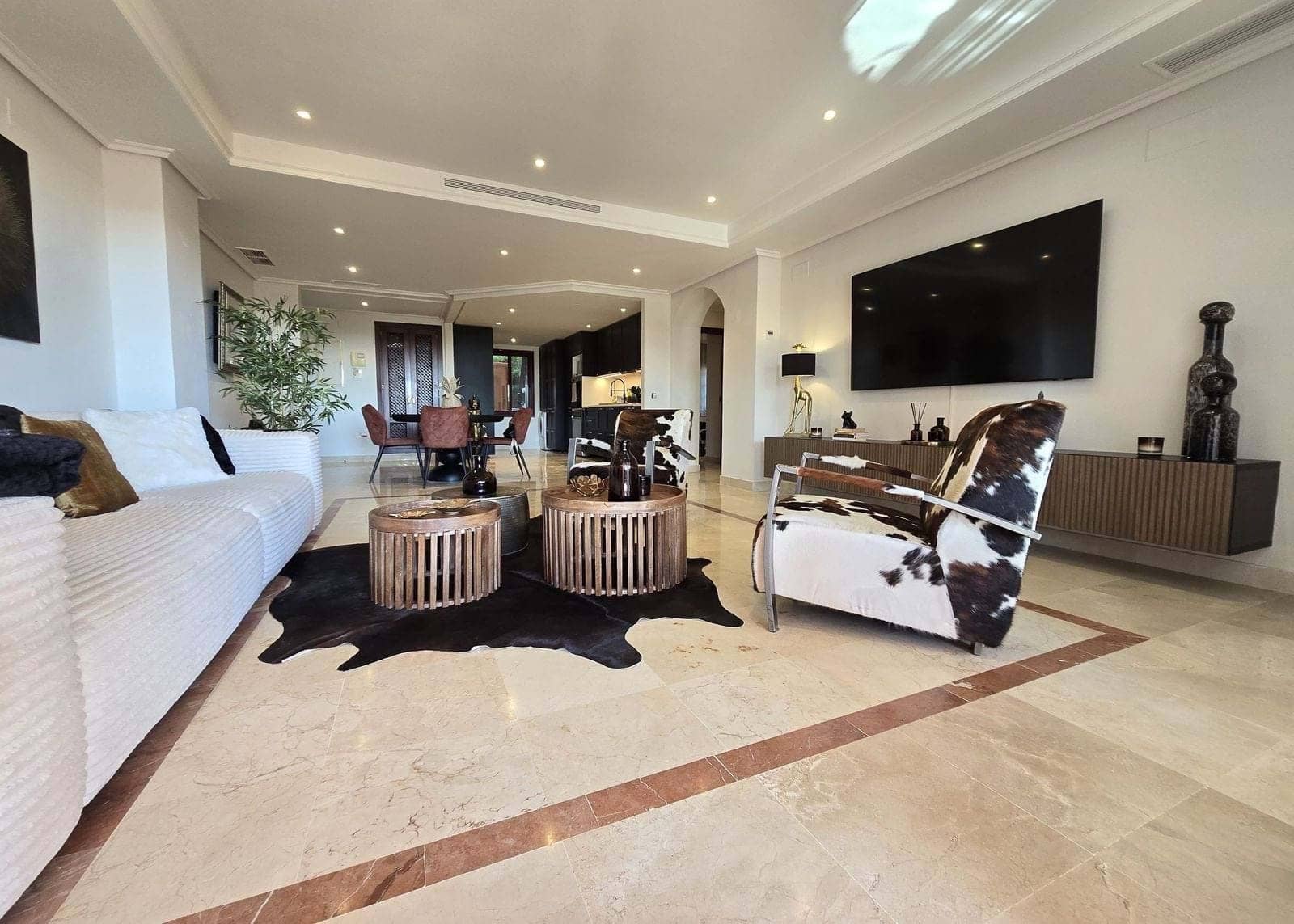 Apartamento de 2 habitaciones en Marbella en venta con piscina garaje - 439.000 € (Ref: 9231944)