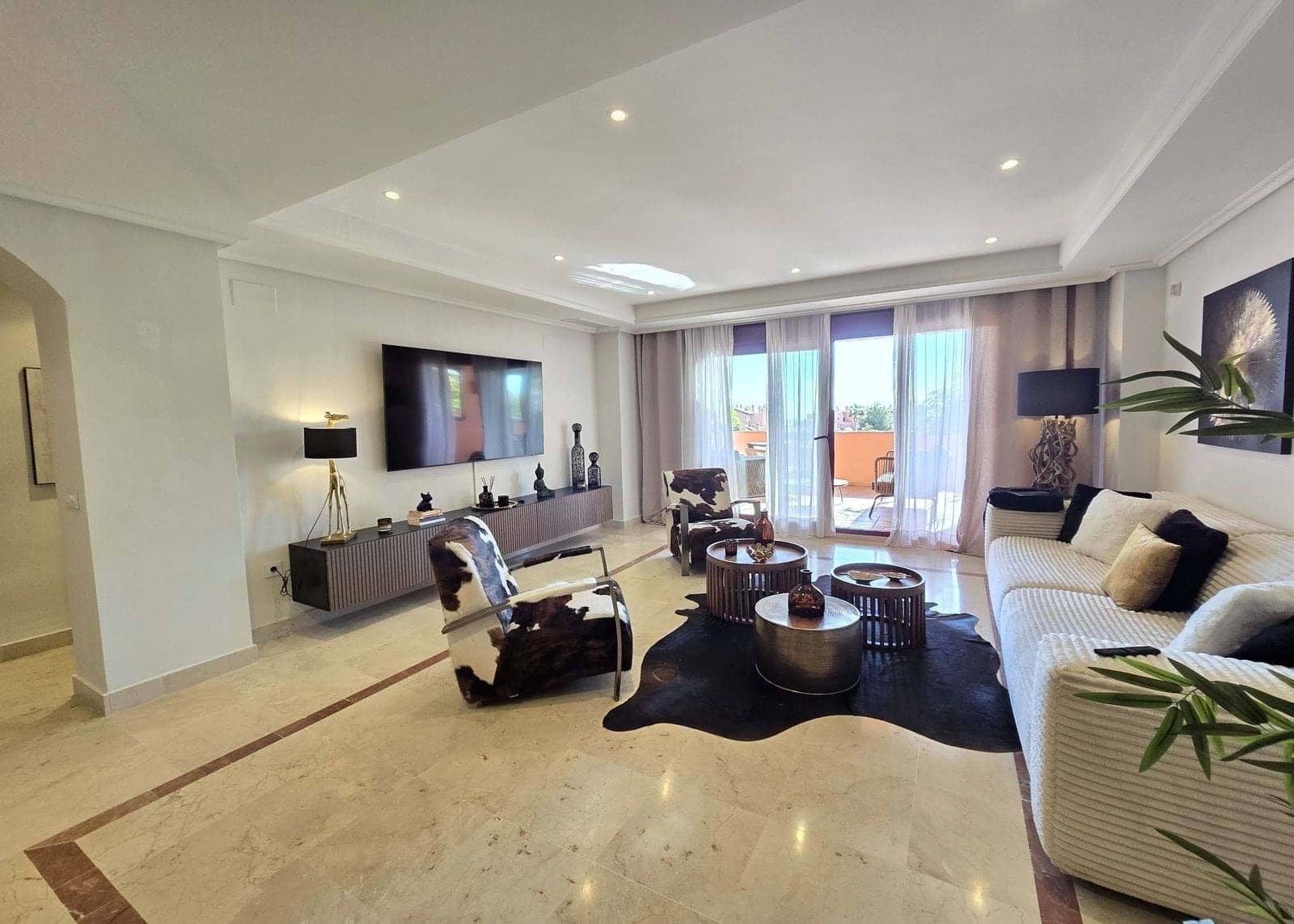 Apartamento de 2 habitaciones en Marbella en venta con piscina garaje - 439.000 € (Ref: 9231944)