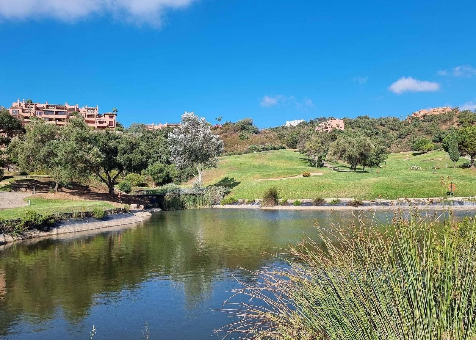 Apartamento de 2 habitaciones en Marbella en venta con piscina garaje - 439.000 € (Ref: 9231944)