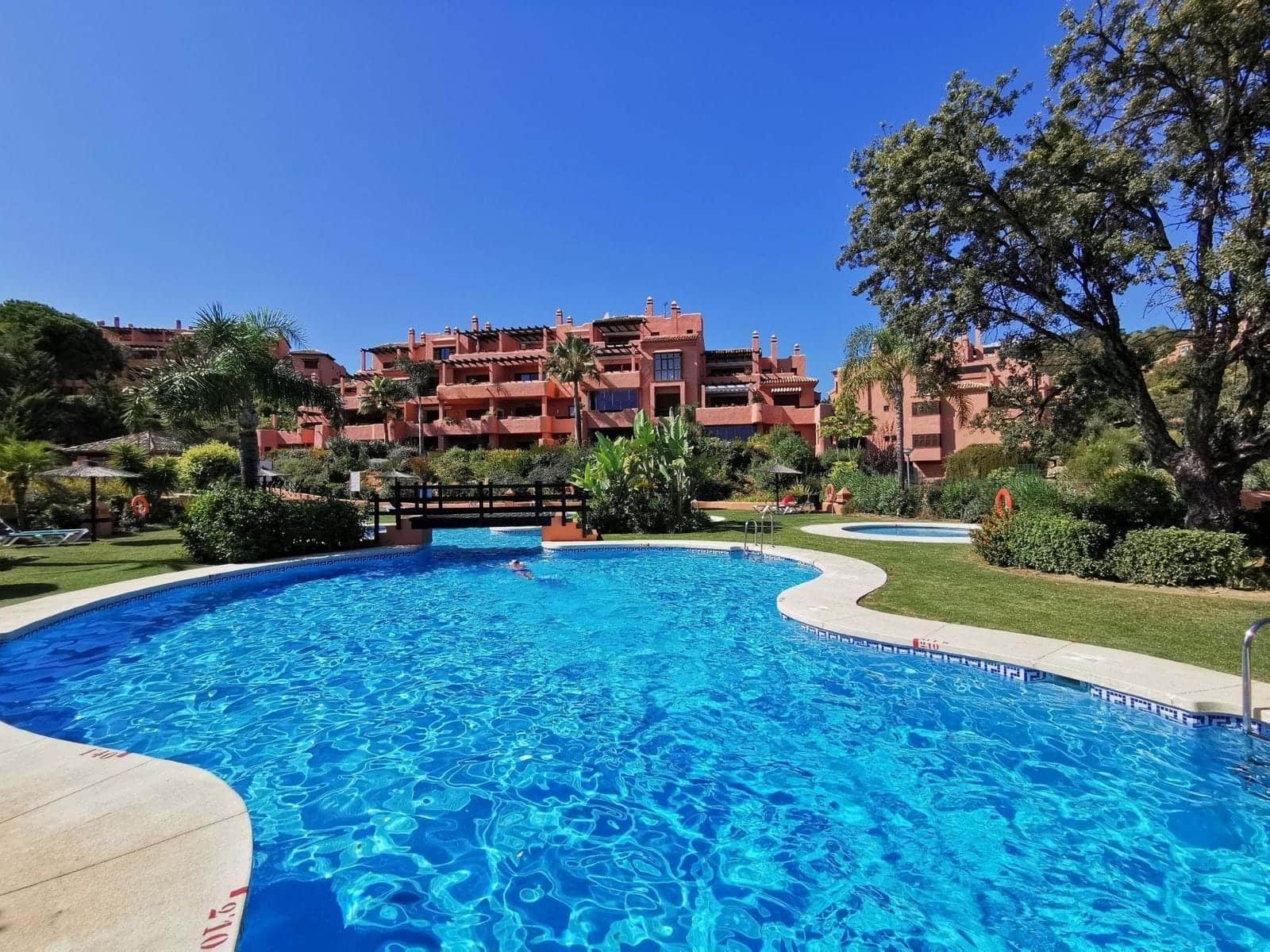 Apartamento de 2 habitaciones en Marbella en venta con piscina garaje - 439.000 € (Ref: 9231944)