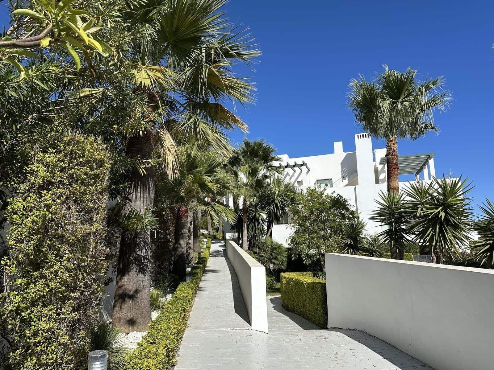 2 bedroom Apartment for sale in Casares with pool garage - € 495,000 (Ref: 9237846)