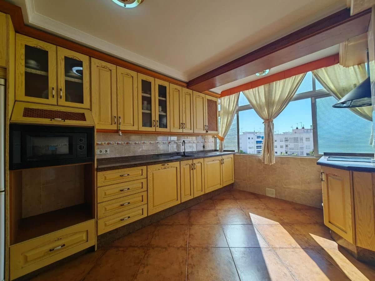 3 bedroom Apartment for sale in Marbella with garage - € 299,000 (Ref: 9237847)