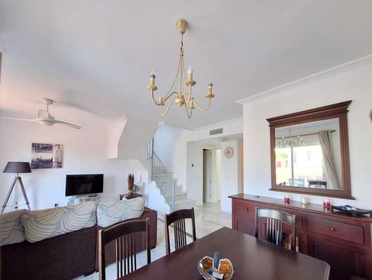 Apartamento de 3 habitaciones en Casares en venta con piscina garaje - 325.000 € (Ref: 9242330)