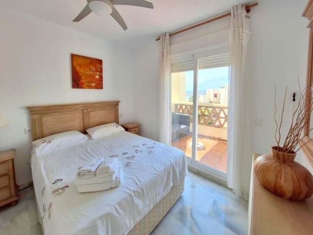 Apartamento de 3 habitaciones en Casares en venta con piscina garaje - 325.000 € (Ref: 9242330)