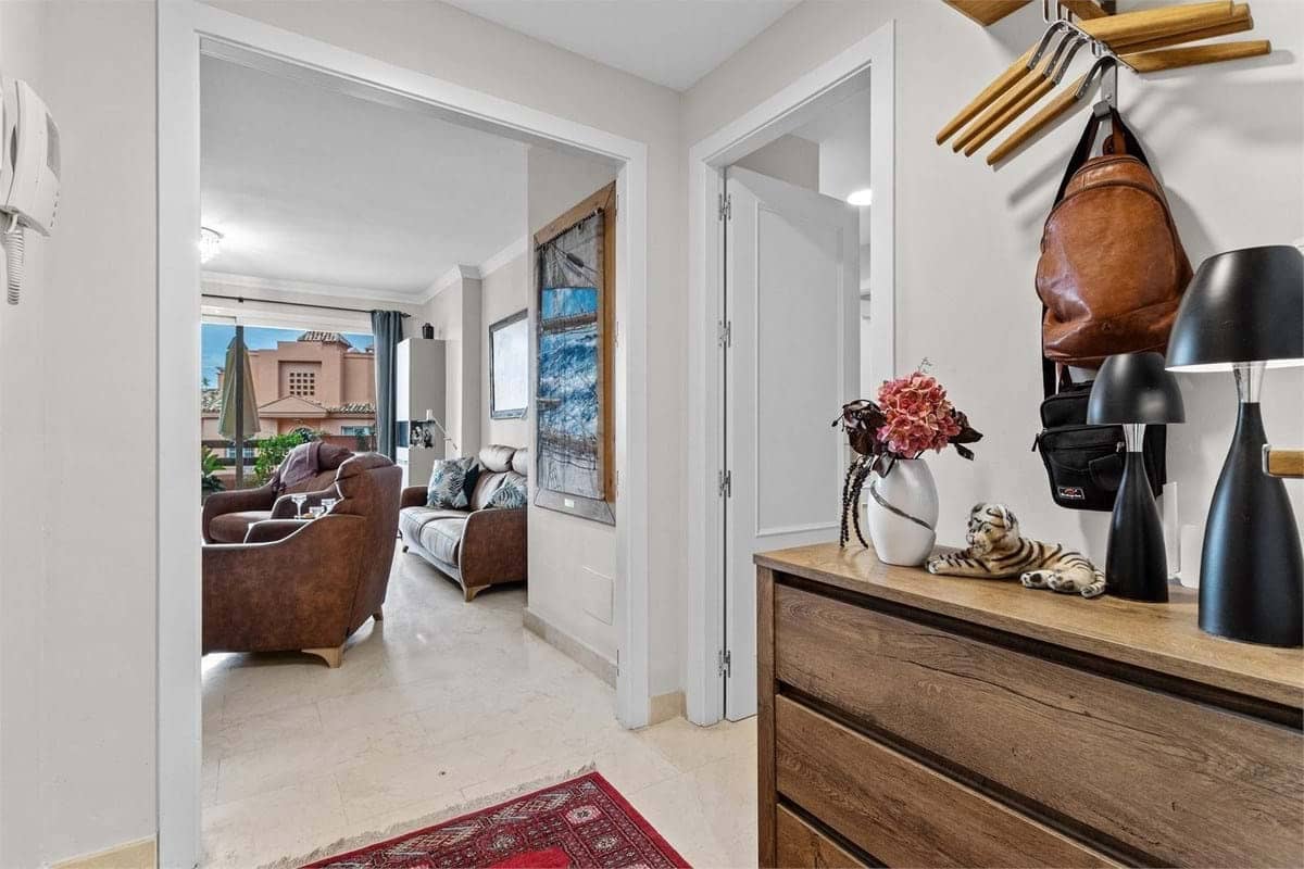 2 bedroom Apartment for sale in Fuengirola with pool garage - € 355,000 (Ref: 9242429)