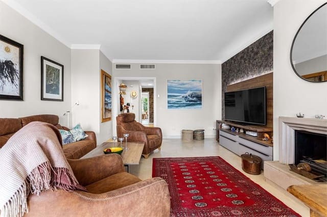 Apartamento de 2 habitaciones en Fuengirola en venta con piscina garaje - 355.000 € (Ref: 9242429)