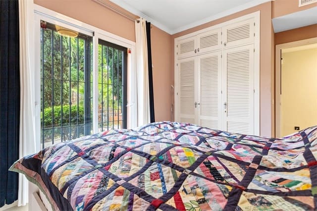 Apartamento de 2 habitaciones en Fuengirola en venta con piscina garaje - 355.000 € (Ref: 9242429)