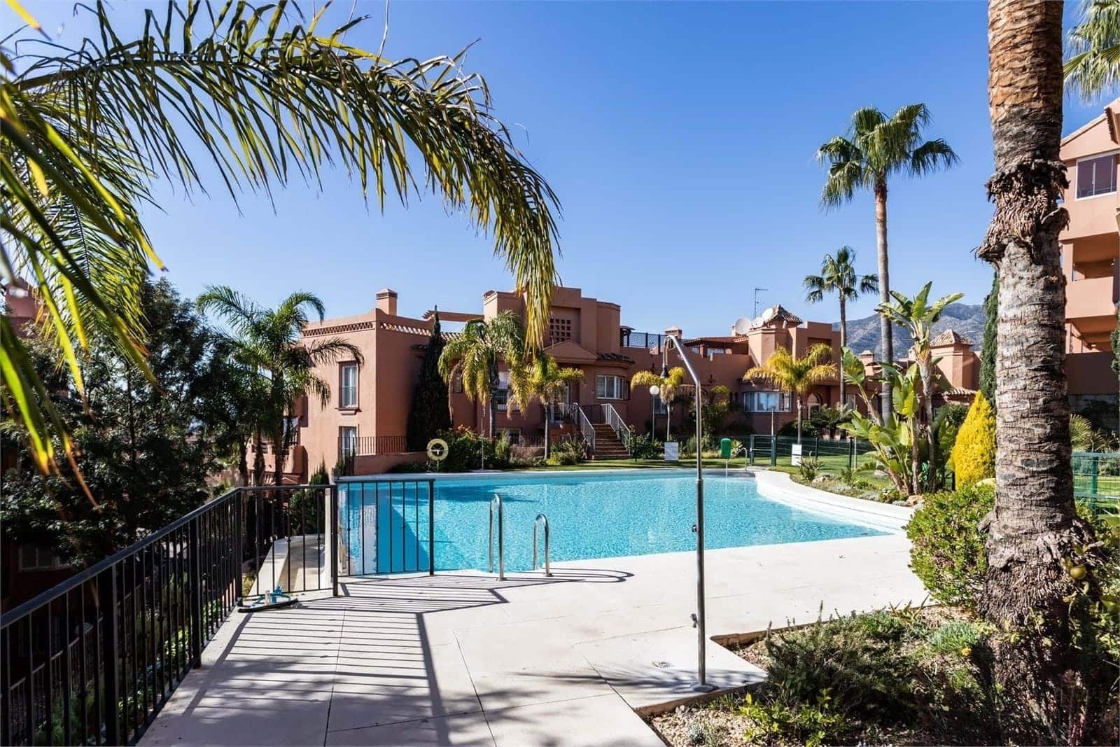 2 bedroom Apartment for sale in Fuengirola with pool garage - € 355,000 (Ref: 9242429)