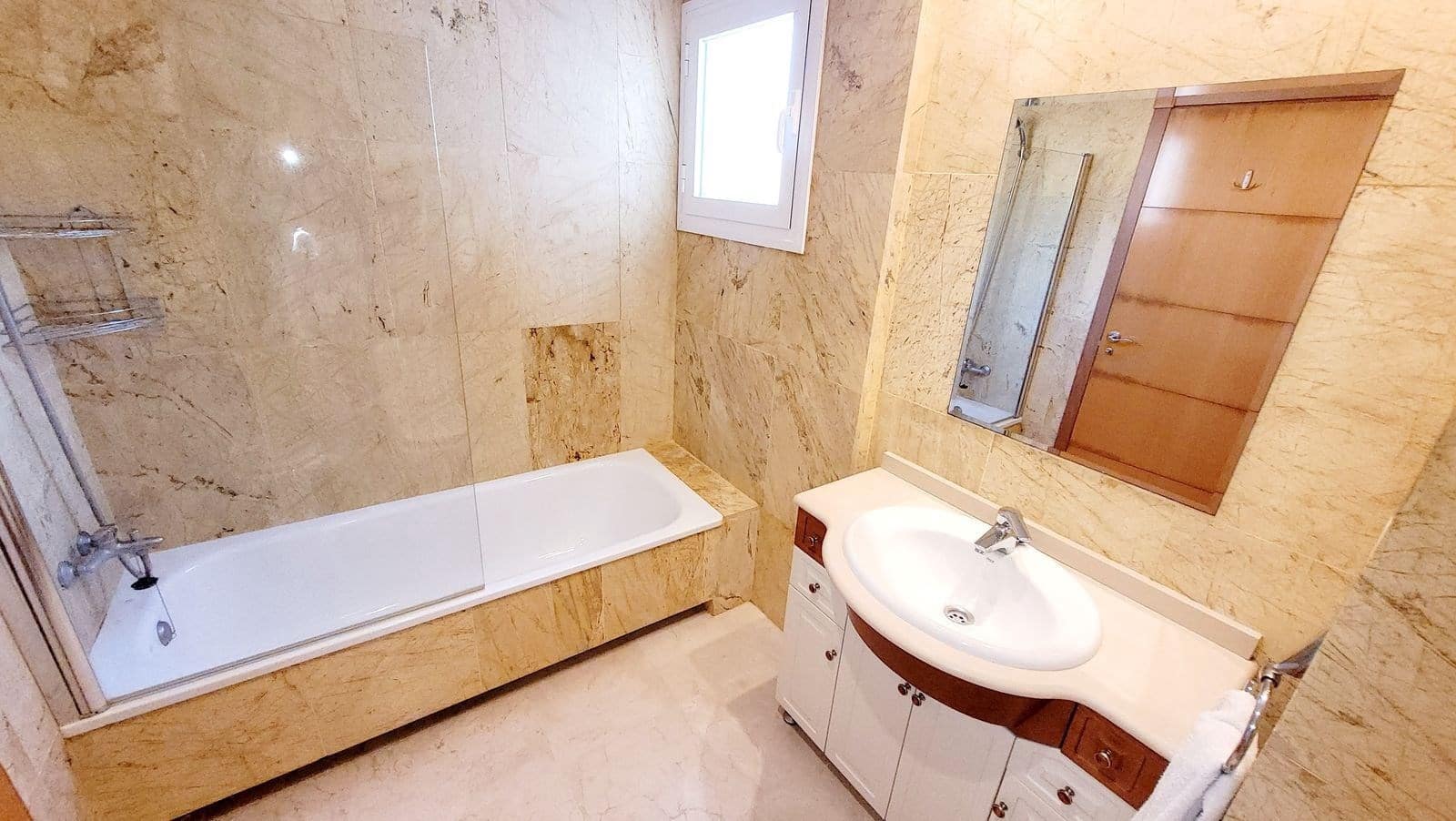 3 bedroom Apartment for sale in Benalmadena with pool garage - € 399,000 (Ref: 9244392)